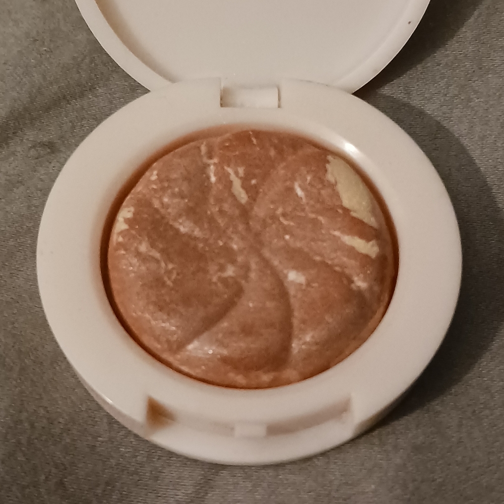 NEW!! CIATE BRIGHTENING BLUSH